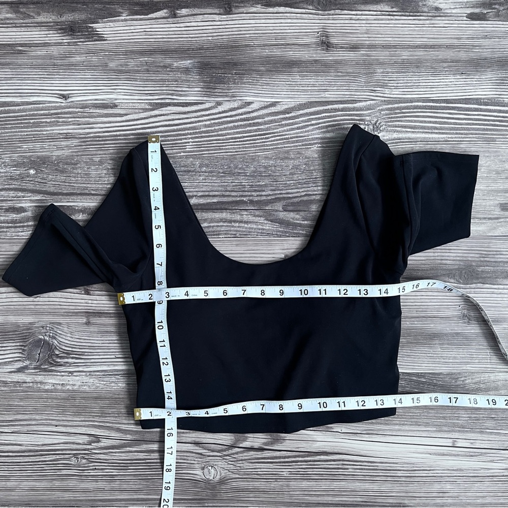 Athleta Exhilarate Black Crop Top A-C Built In Bra - Picture 5 of 5